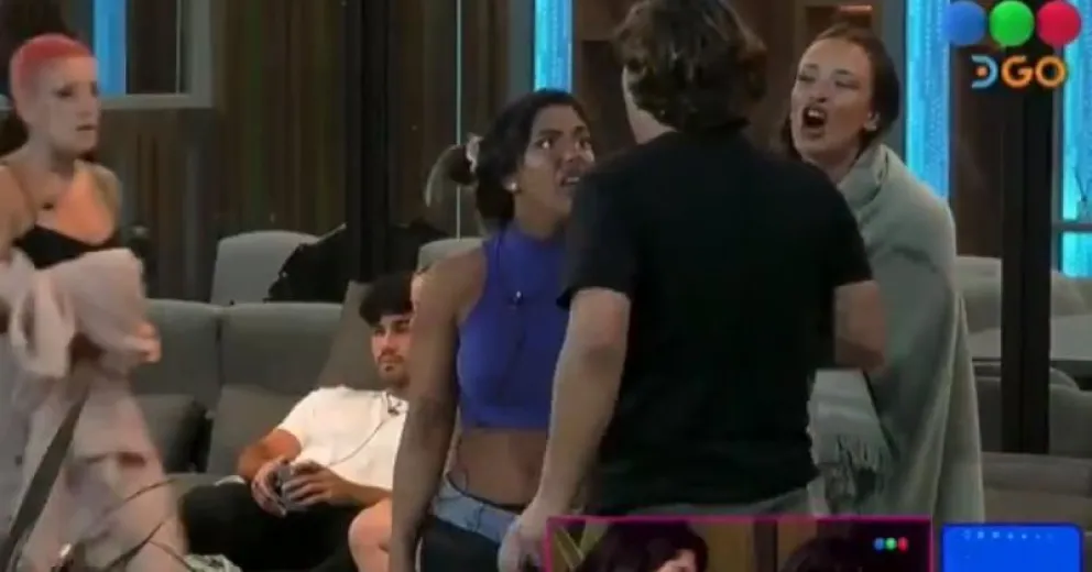Escándalo en Gran Hermano: Catalina lanzó un insulto homofóbico y Emmanuel respondió con violencia