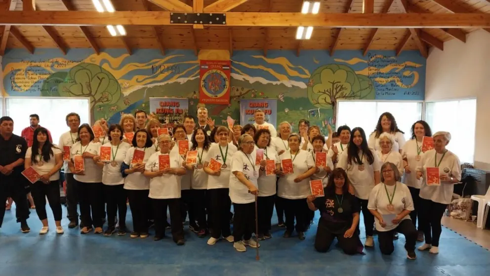 Camino del Kung fu comenzó colecta de útiles escolares