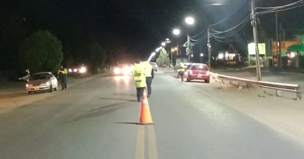 Manejaba por Bustillo con 2,54 g/l de alcohol en sangre y le secuestraron el auto