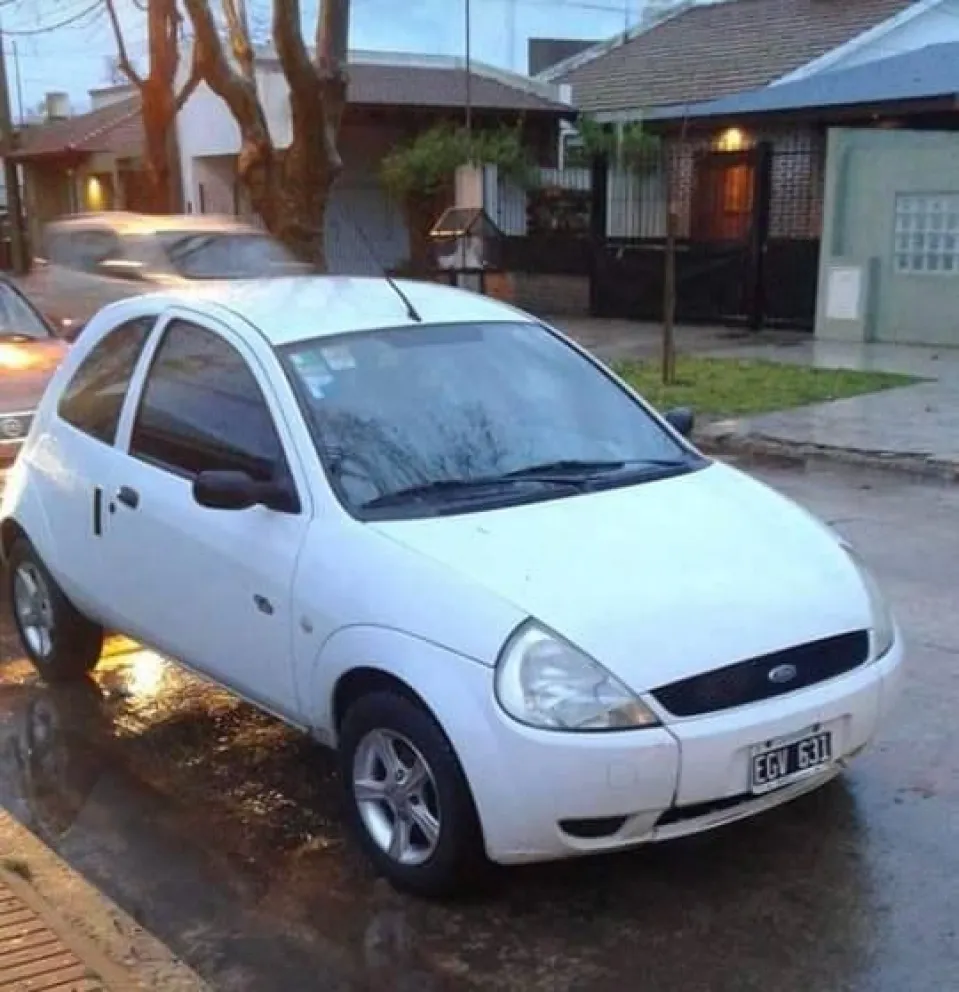 Apareció en el barrio Vivero un auto que fue sustraído en el Mutisias