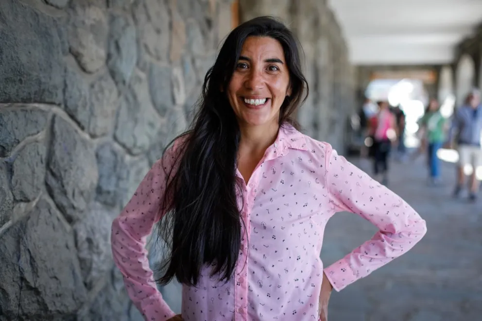 Sol Gutiérrez cuestiona el uso desmedido del celular con “Nina Wow”