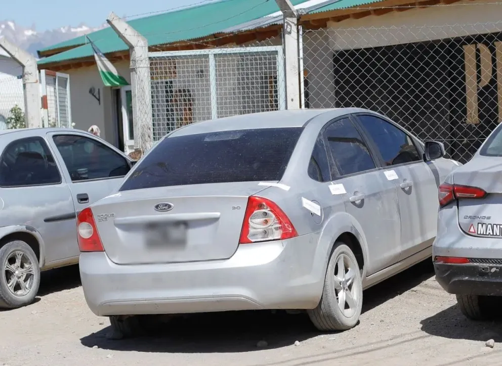 Dos por uno: tras una requisa vehicular la Policía recuperó elementos de dos hechos delictivos