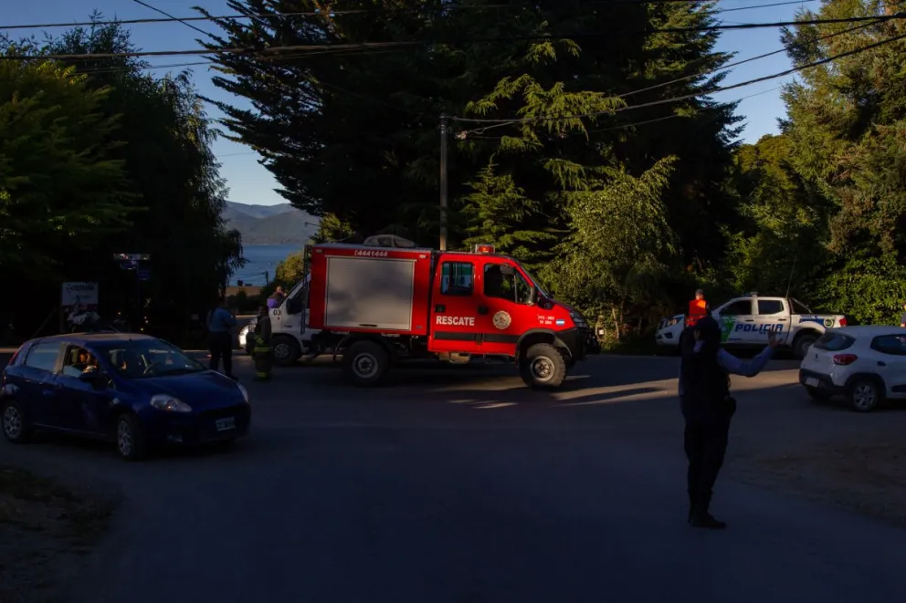Camioneta chocó de atrás una motocicleta en Av. Bustillo