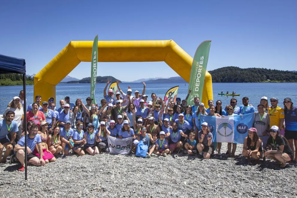 La primera competencia de aguas abiertas fue una fiesta