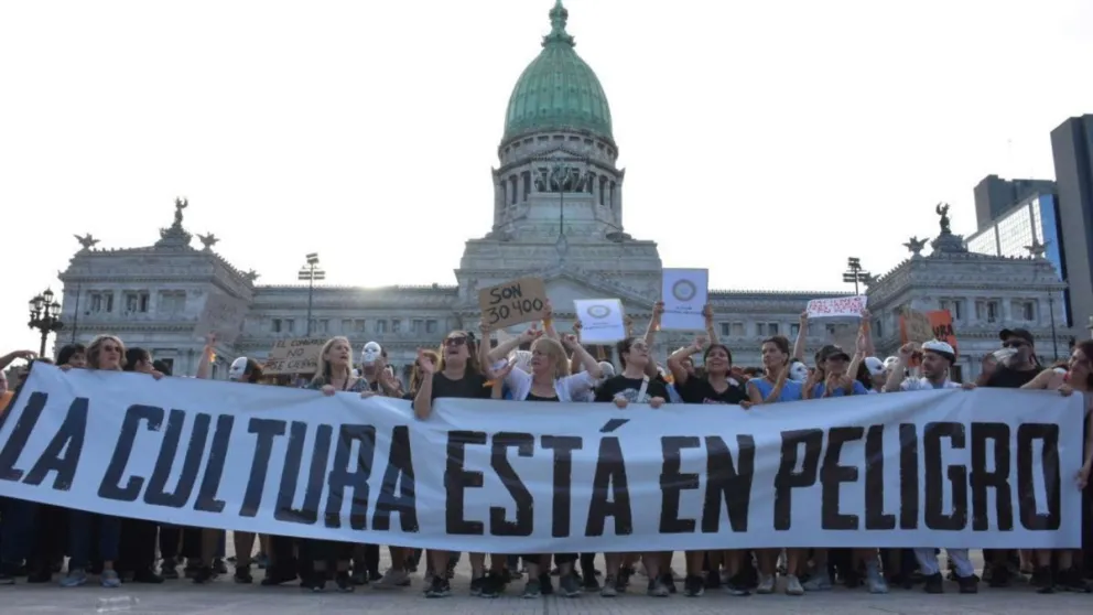 "La cultura está en peligro": Más de 20.000 artistas firmaron una carta contra la Ley Ómnibus