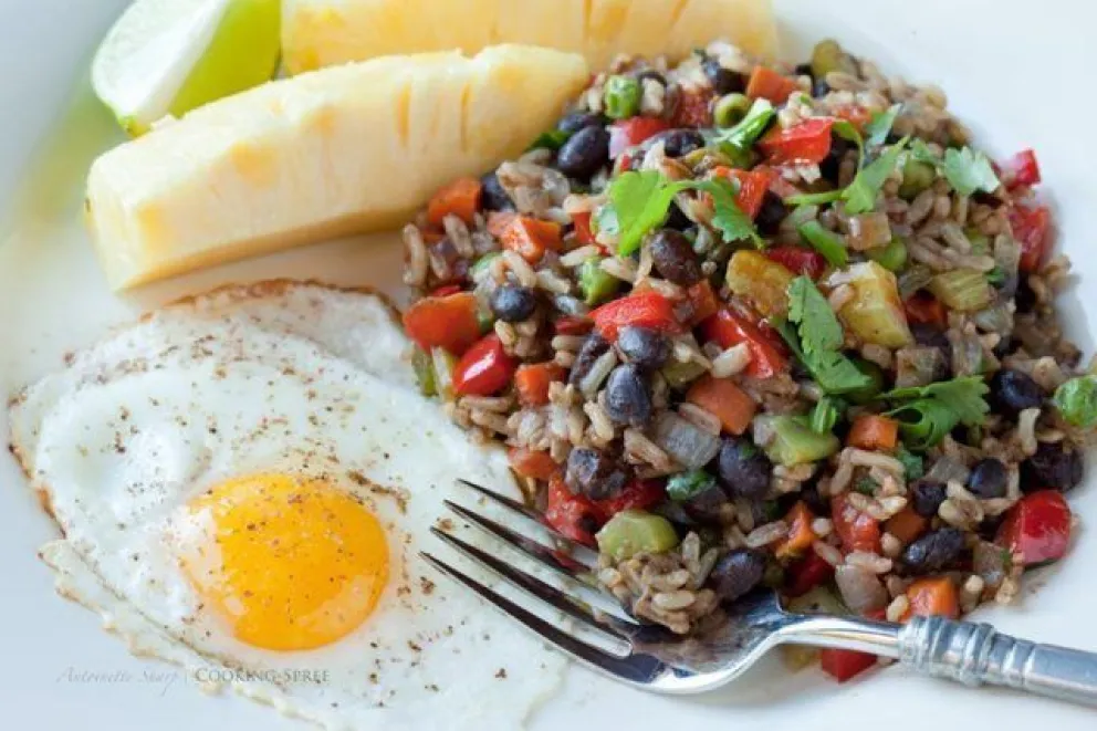 Gallo pinto: una comida centroamericana deliciosa, nutritiva y muy fácil de hacer