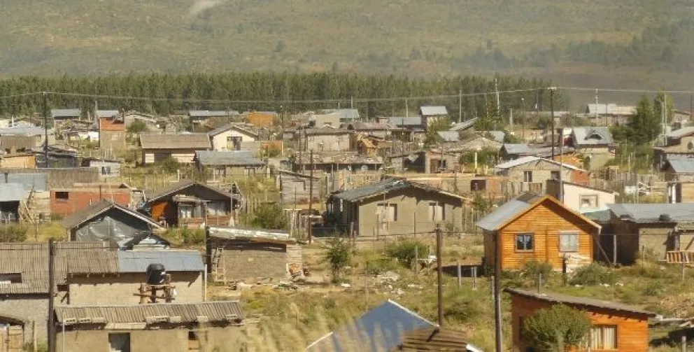 Grave denuncia de los Barrios Populares de Bariloche por desfinanciamiento 