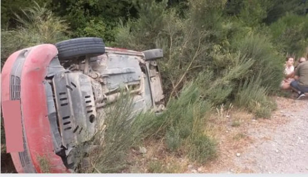 Accidente en Ruta 40: Vehículo volcó a la altura del km 2016