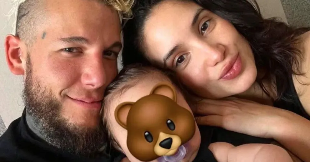 Las fotos de la primera clase de natación de Venezia, la hija de Alex Caniggia y Melody Luz
