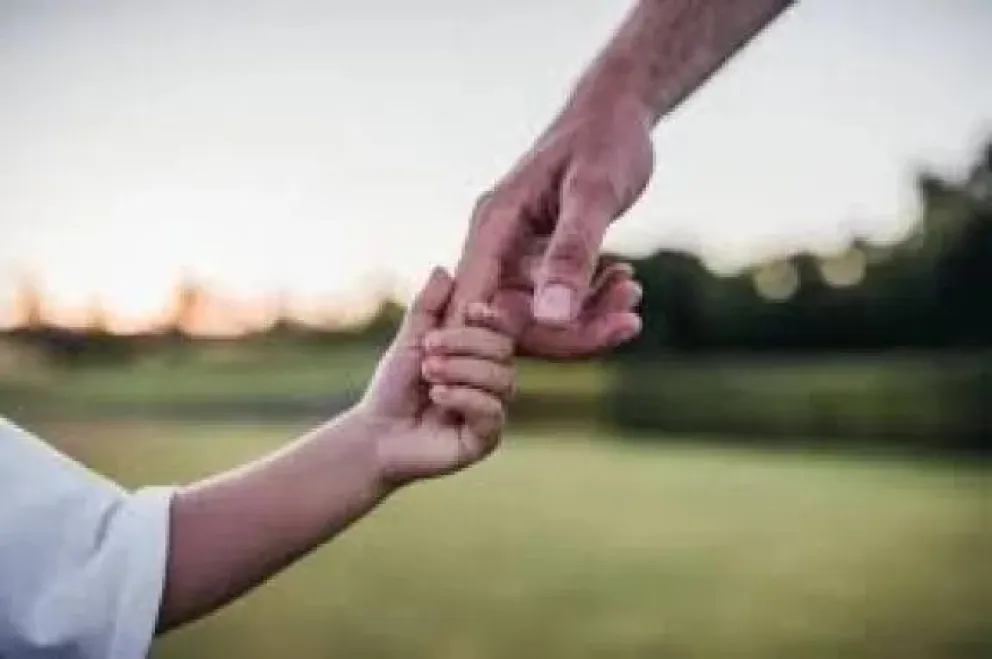 Buscan familia para adoptar a niña de 9 años