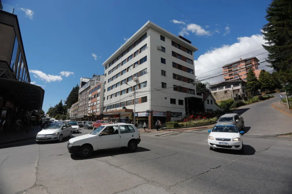 Sustrajo un par de anteojos de un comercio y lo detuvieron a metros del Centro Cívico