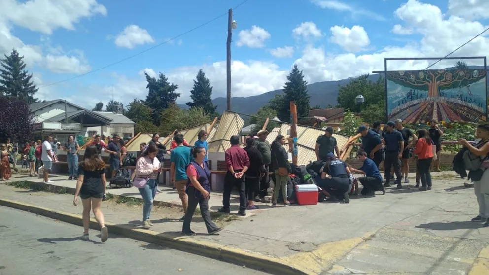 Agradecimiento de la mujer que quedó atrapada por el techo de una garita de micros