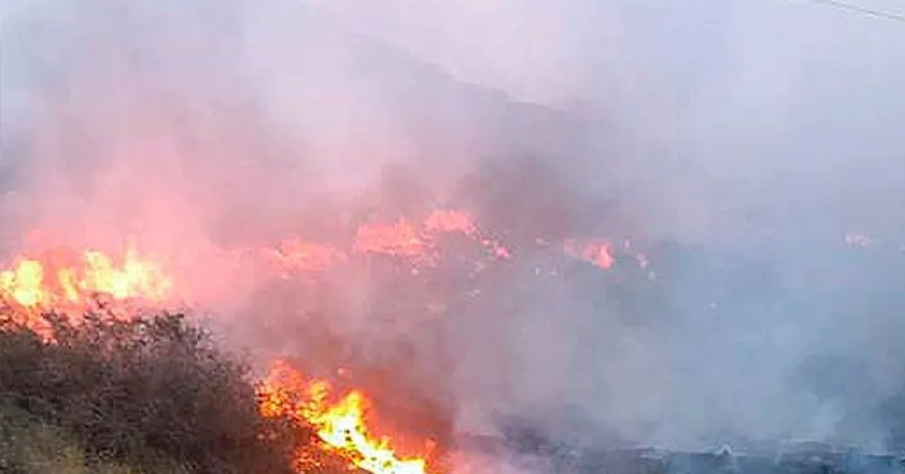 Se descontroló el incendio en La Rinconada y cortaron ruta 40