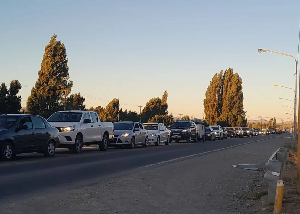 De nunca acabar: el ingreso a Bariloche demoró horas y causa fuerte malestar