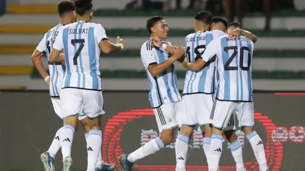 Argentina enfrenta a Venezuela por el Preolímpico: a qué hora juegan
