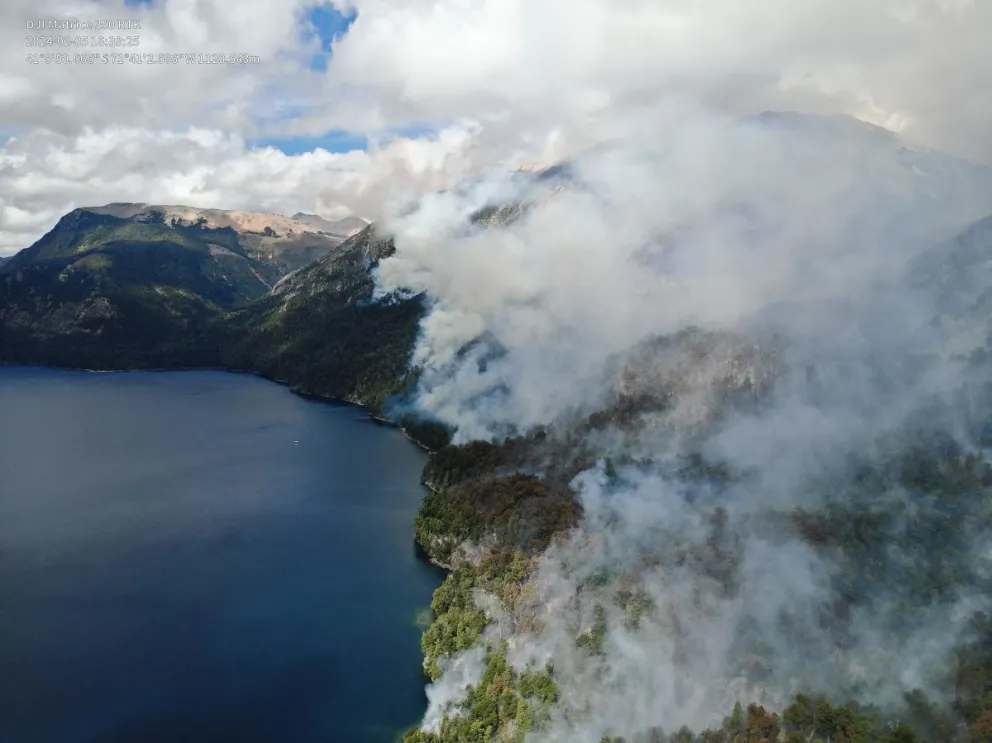 La situación del incendio en Brazo Tristeza sigue siendo crítica