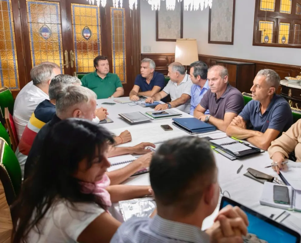 Topes salariales a funcionarios: Weretilneck busca garantizar equidad y control del gasto público