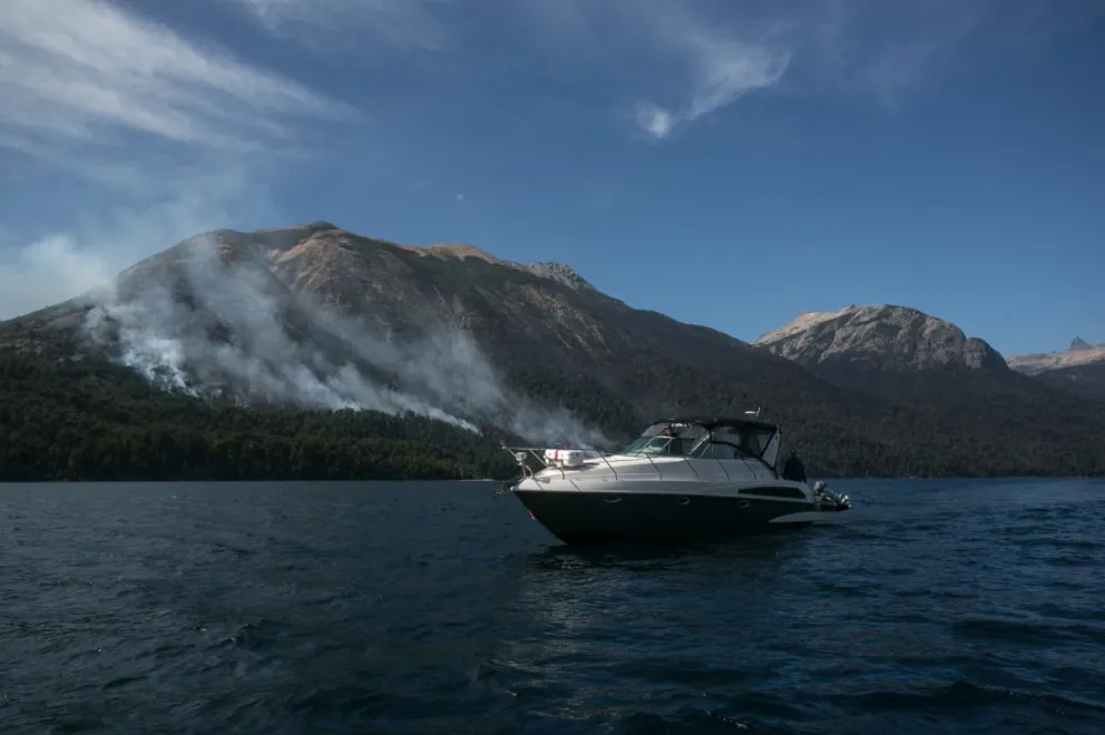 La Justicia Federal comenzó a investigar las causas del incendio en el brazo Tristeza 