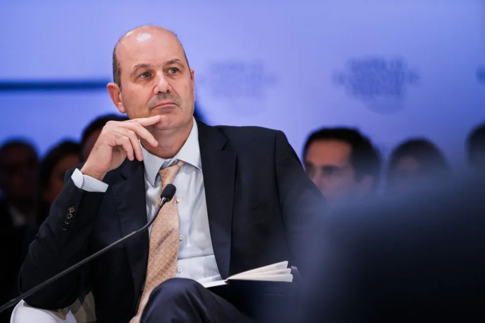 Denuncian que Sturzenegger ordenó privatizar el Banco Nación