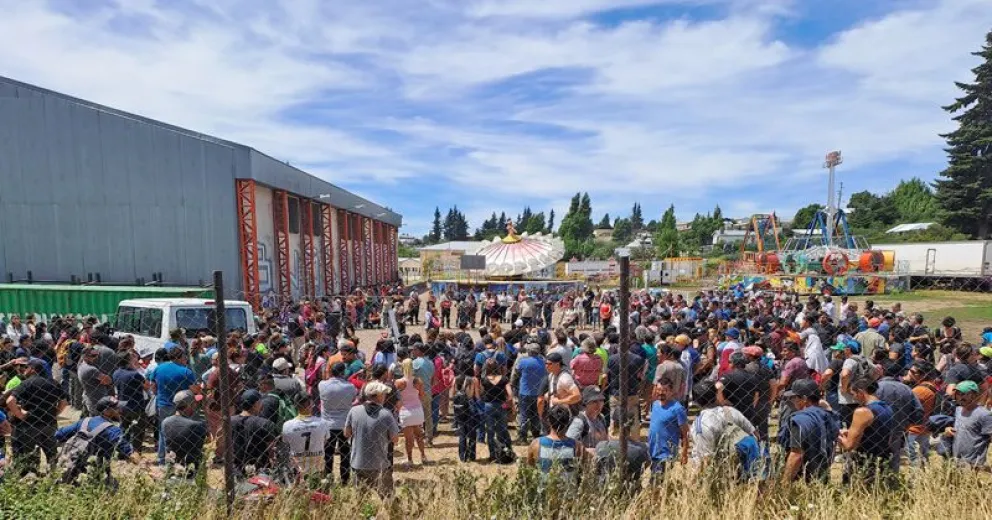 El intendente oficializó el aumento salarial y la recategorización para todos los municipales