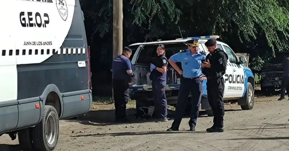 Una mujer fue asesinada a puñaladas en Junín de los Andes