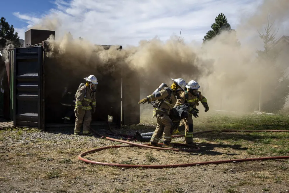Bomberos Voluntarios Bariloche brindó curso de capacitación a pares de la región