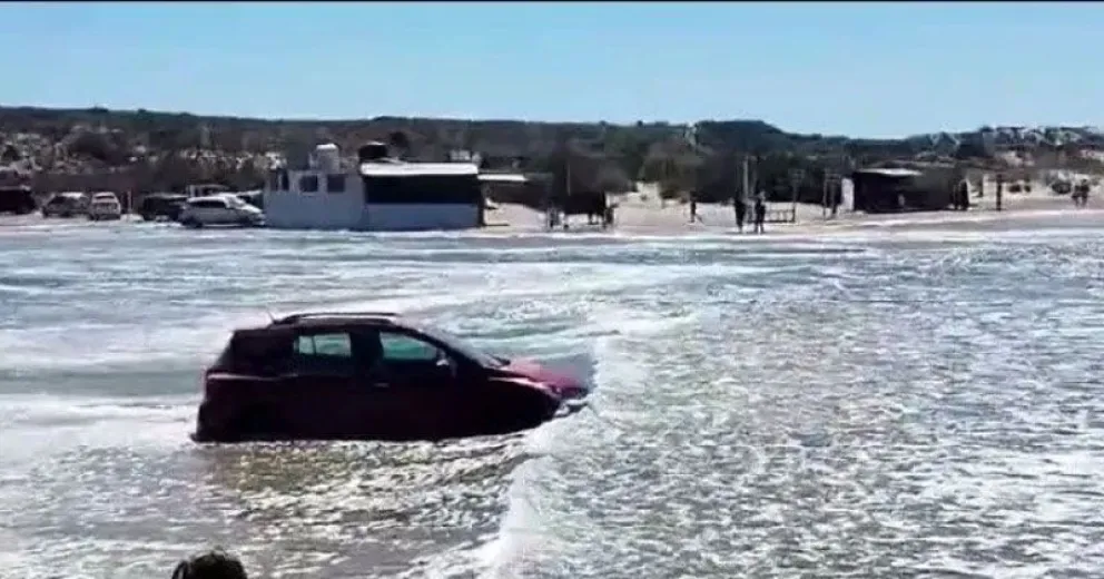 Quedaron autos atrapados por las sudestadas