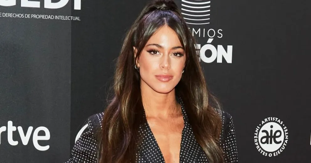 Tini Stoessel paseó por las calles de Buenos Aires y mostró su nuevo look impactante