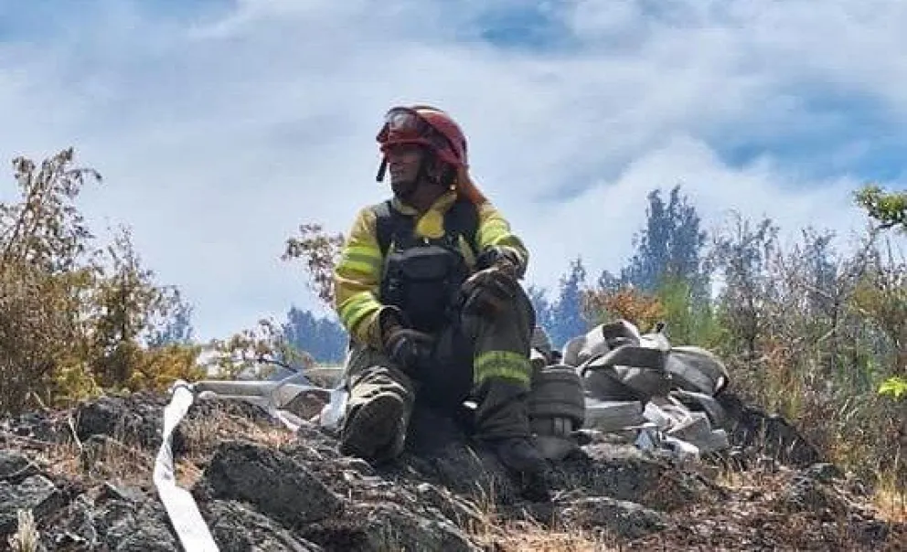 “El humo te asfixia, el calor agota, el viento y la tierra no te dejan ver bien”