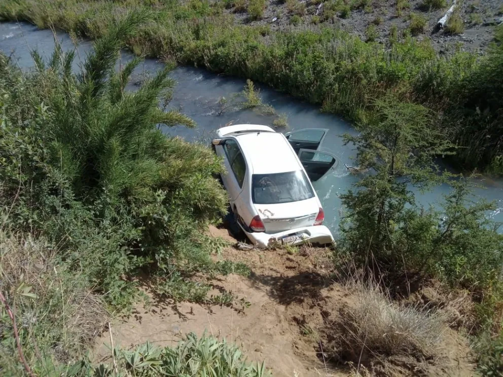 Turistas brasileños despistaron su auto camino a Tronador