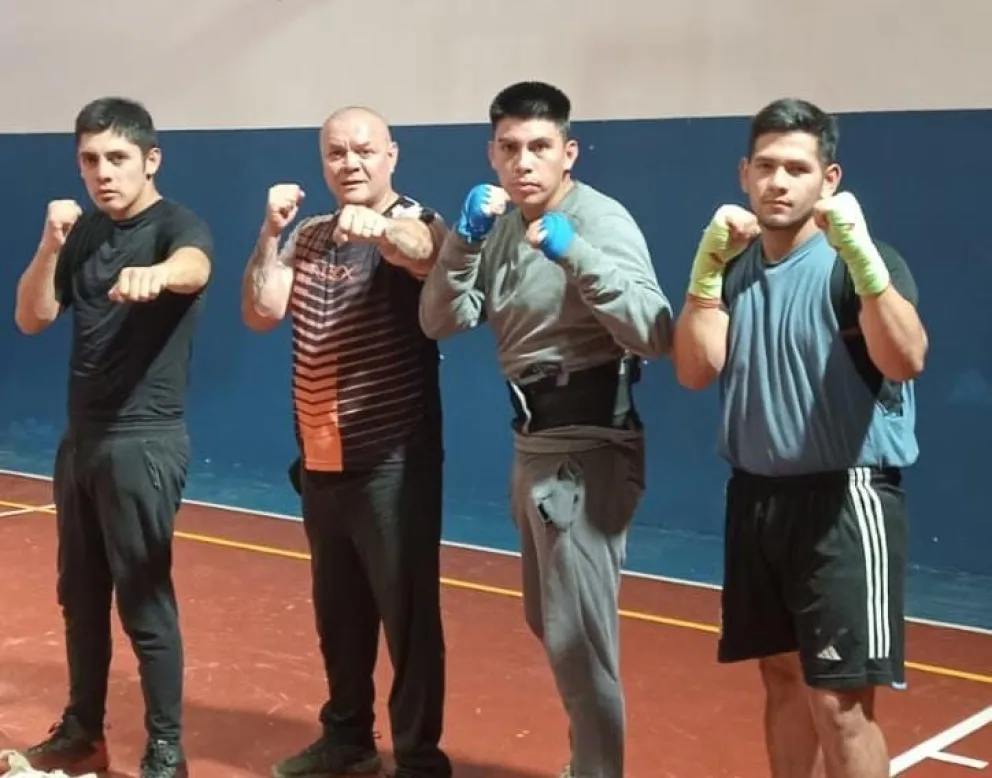 Barilochenses cruzan la cordillera por un título