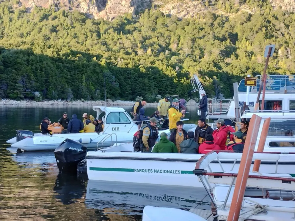 Continúan combatiendo el incendio Arroyo Cretón- Brazo Tristeza