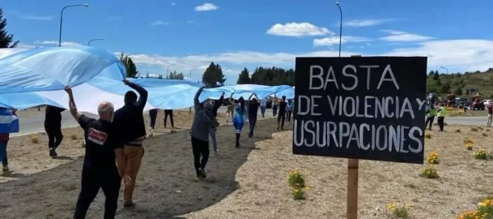 "Quien usurpa comete un delito y como dice el Presidente, quien las hace, las paga"