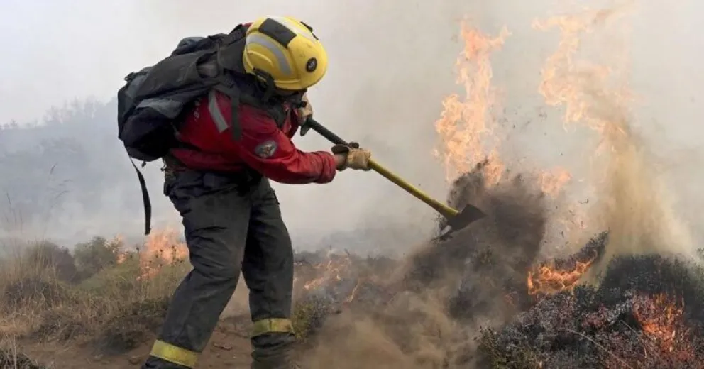 Chubut le pidió colaboración al FBI para investigar el origen de los incendios