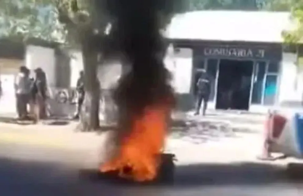 Un nuevo femicidio sacude al Alto Valle: familiares pidieron justicia en la comisaría