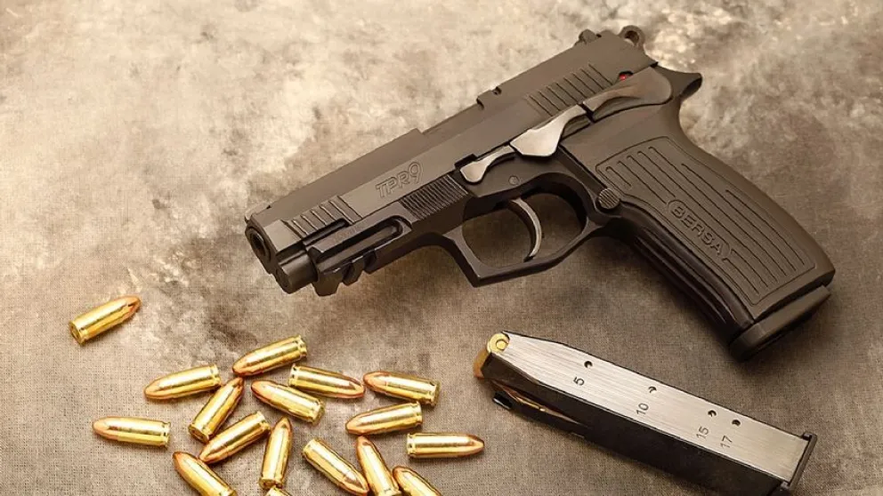 Policía mató accidentalmente a su sobrino de 8 años mientras limpiaba su arma