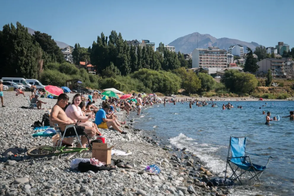 Las altas temperaturas invitan a la playa.