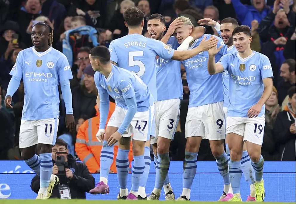 Con gol de Haaland, el City ganó y quedó a tiró de la cima