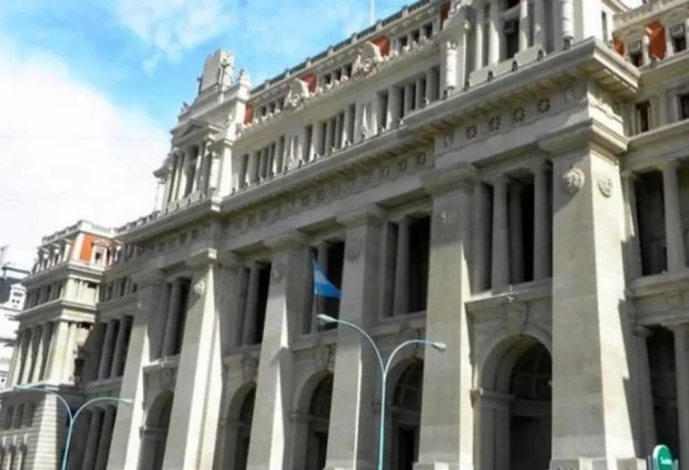 La Rioja solicita a la Corte Suprema la suspensión total del polémico DNU de Milei