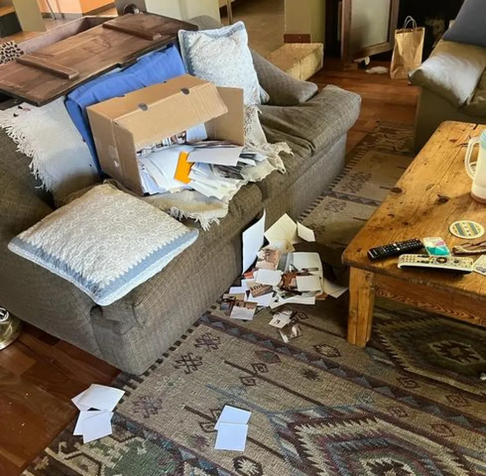 Delincuentes asaltaron a una adulta mayor, la amenazaron y revolvieron su casa para desvalijarla 