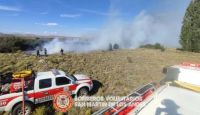 Extinguen incendio de vegetación en la zona del aeropuerto Chapelco 