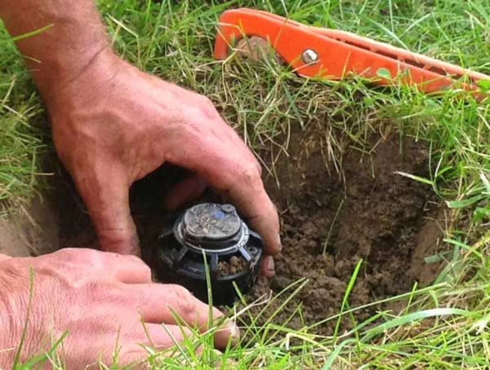 Instalaron cerca de 200 aspersores en el Alto y poco después sustrajeron la mitad