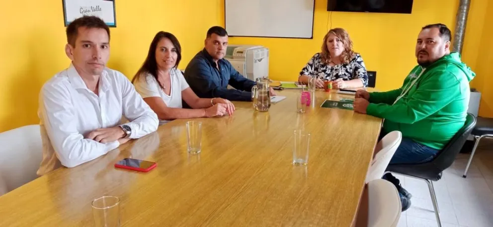 El Gobierno realizó una nueva propuesta salarial a los gremios estatales