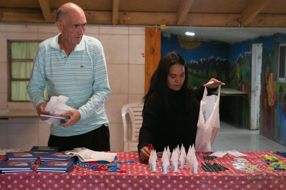 Entregaron útiles escolares en la Biblioteca del Nahuel Hue