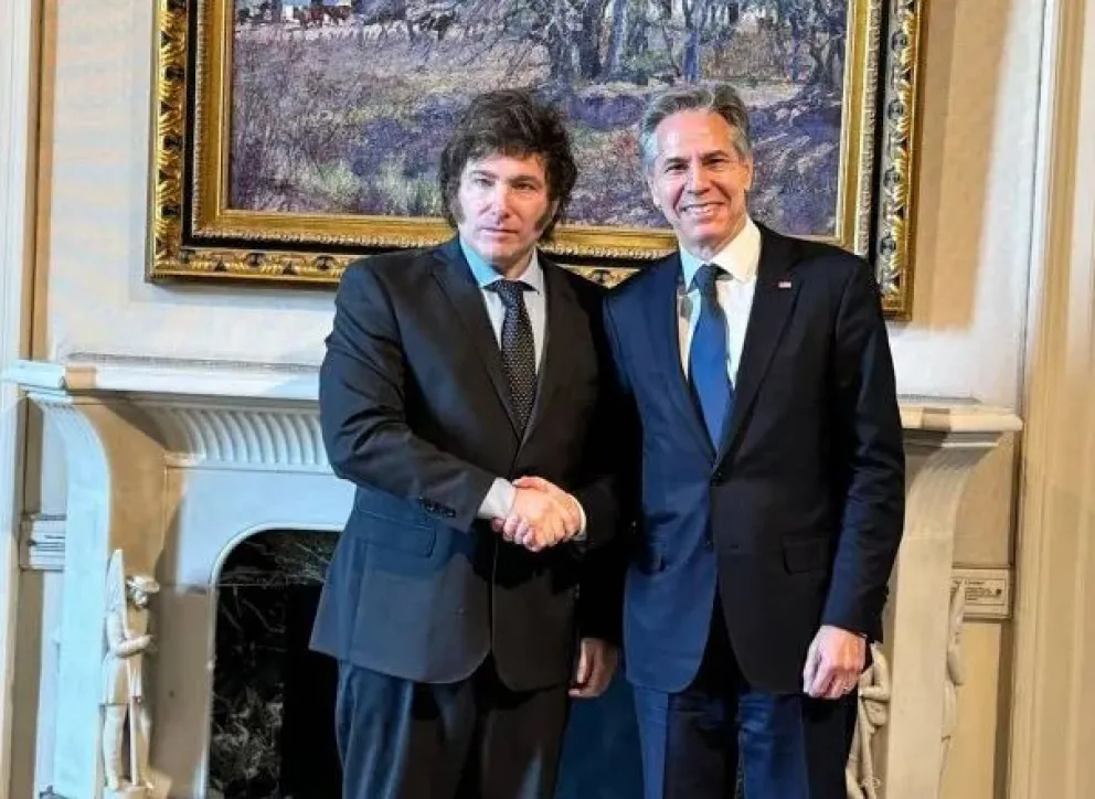 Blinken destaca oportunidades de Argentina pero despega a Estados Unidos del plan dolarizador