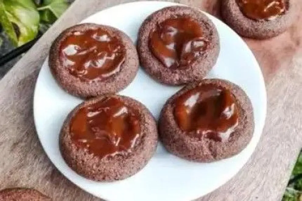 Pepas de chocolate y dulce de leche, una delicia para el postre o la merienda