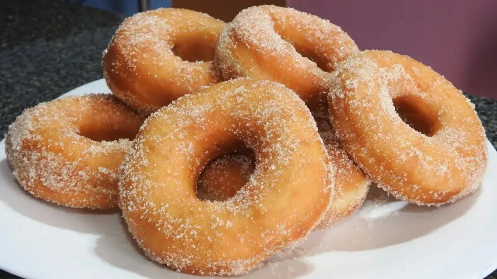 Hacé donas caseras: una receta rendidora e ideal para acompañar el mate