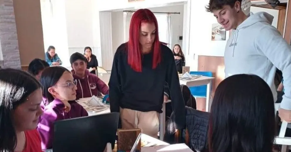 Están armando un grupo de WhatsApp para ayudar a estudiantes de la Línea Sur