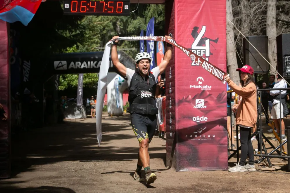 Franco Paredes de Neuquén y Verónica Ramírez de Esquel se quedaron con la 4 Refugios Non Stop