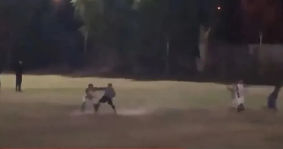 VIDEO: Otra vez a las piñas en un torneo de fútbol en la región del Alto Valle